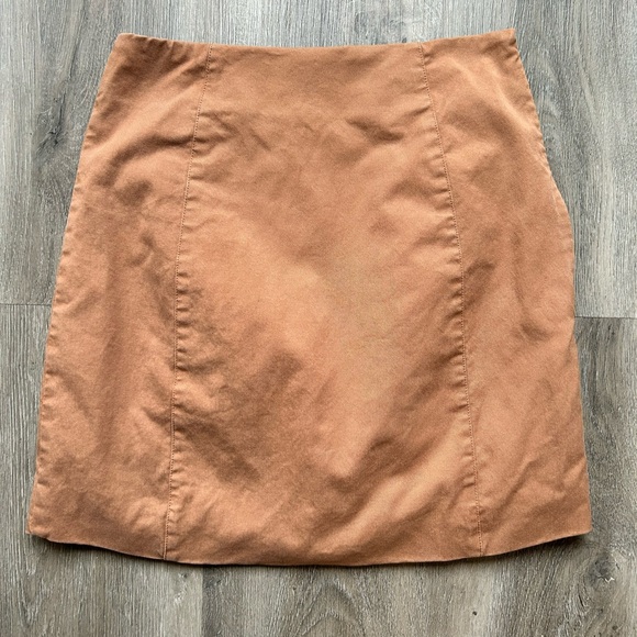 Frank & Oak The Slit Miniskirt in Nutmeg - Picture 4 of 6